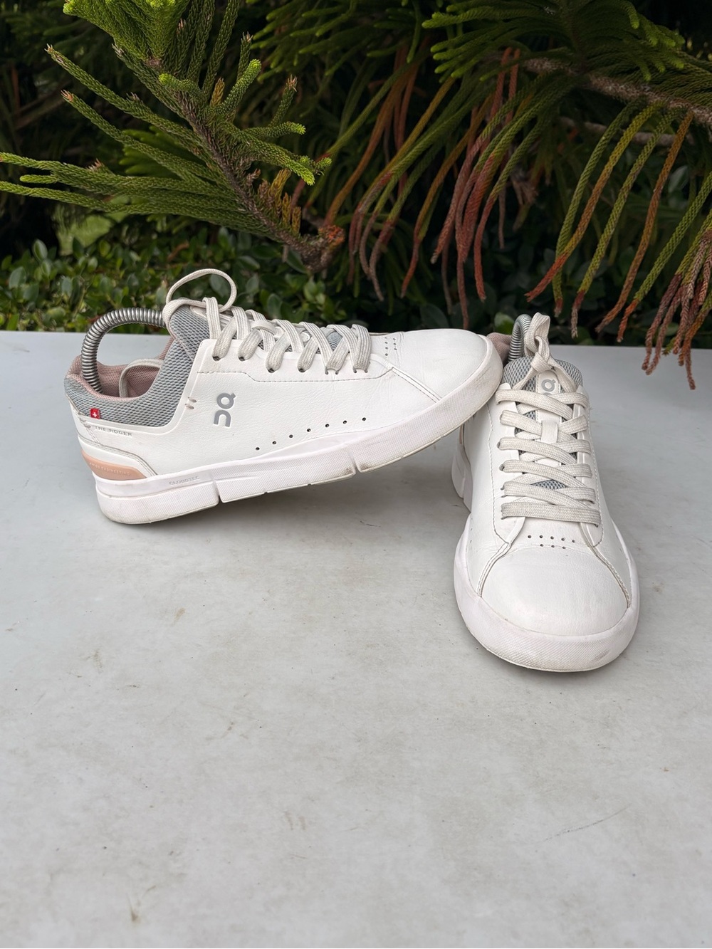 On Running The Roger Advantage Tennis Shoes Womens Size: 7